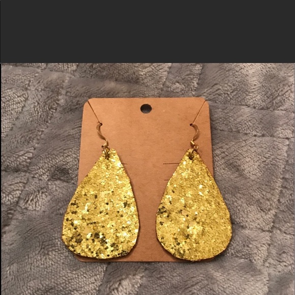 Earring Bundle - Picture 2 of 2